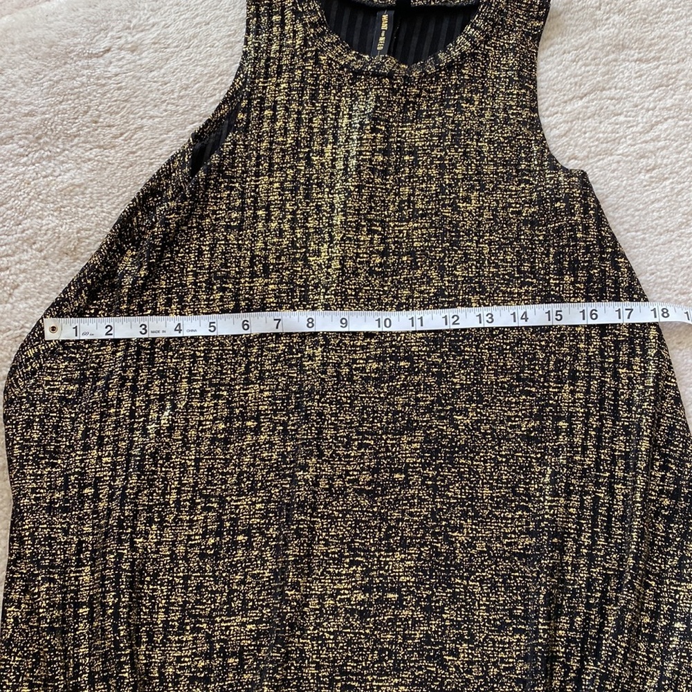 🥭 (4 for $15) Black and Gold Dress - Picture 4 of 7